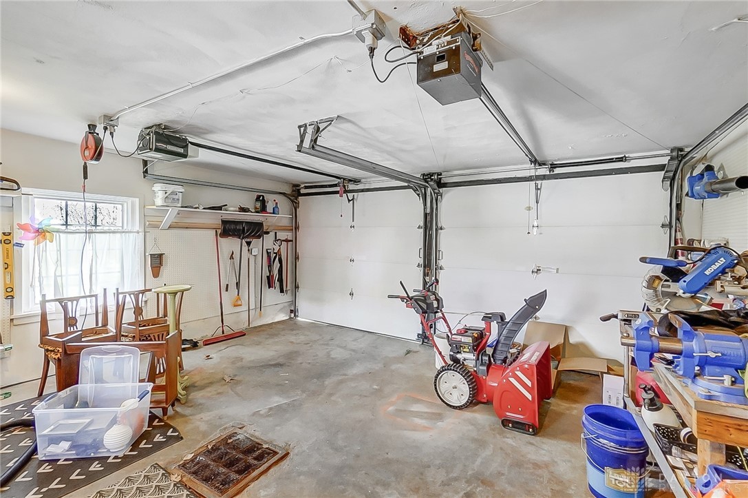 Kettering, Ohio 45429, United States, 5 Bedrooms Bedrooms, ,4 BathroomsBathrooms,Residential,Pending,105940