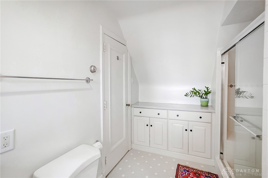 Kettering, Ohio 45429, United States, 5 Bedrooms Bedrooms, ,4 BathroomsBathrooms,Residential,Pending,105940