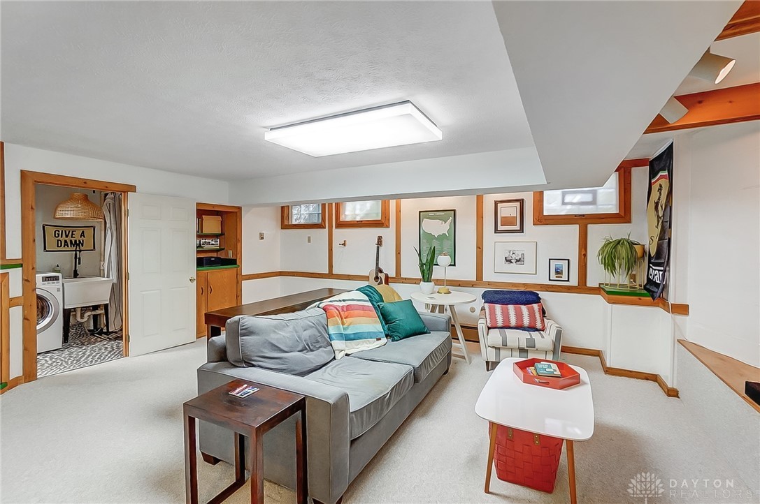 Kettering, Ohio 45429, United States, 5 Bedrooms Bedrooms, ,4 BathroomsBathrooms,Residential,Pending,105940