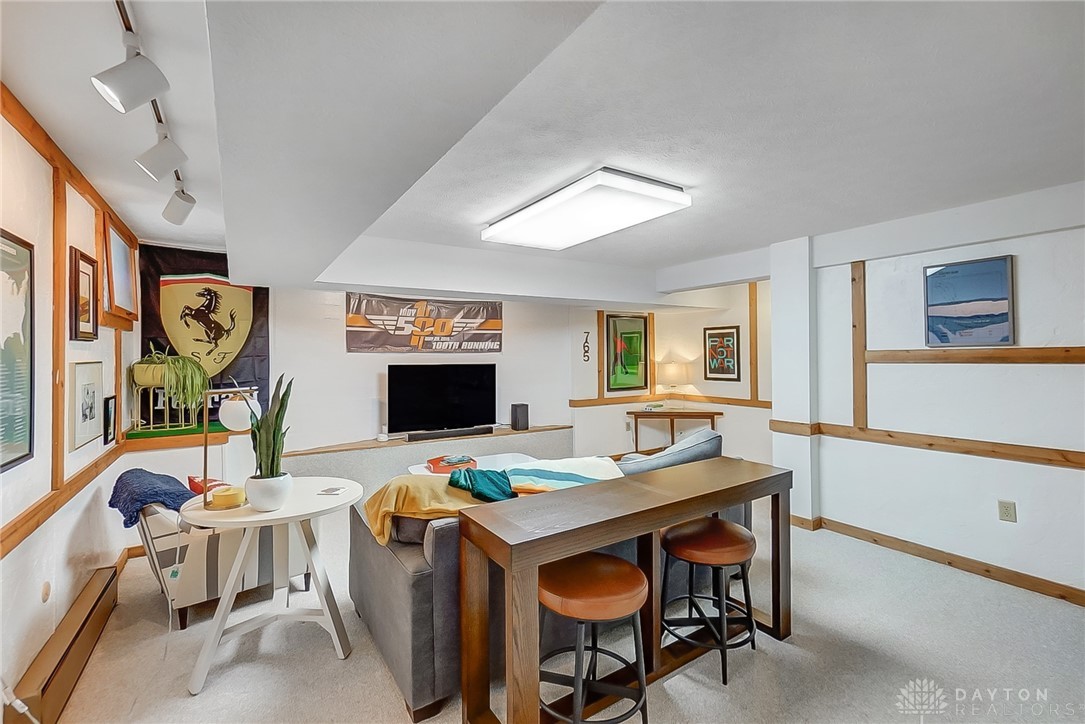 Kettering, Ohio 45429, United States, 5 Bedrooms Bedrooms, ,4 BathroomsBathrooms,Residential,Pending,105940