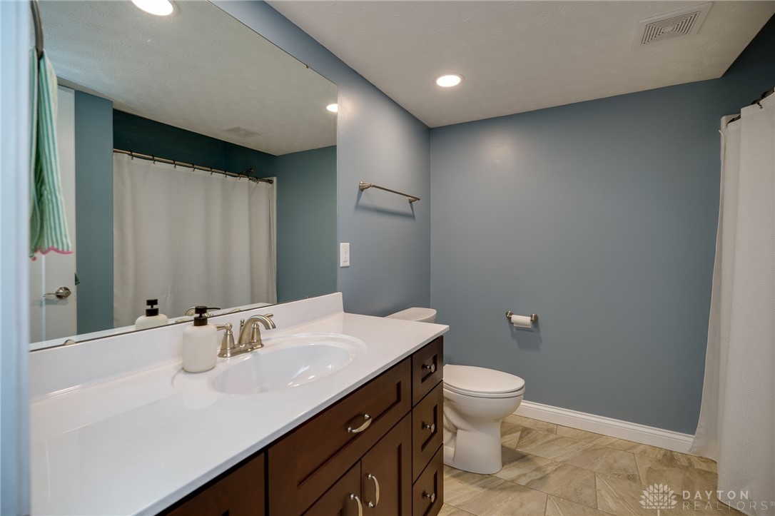 2755 Douglas Drive, Troy, Ohio image 28