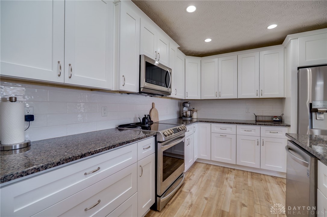 2755 Douglas Drive, Troy, Ohio image 11