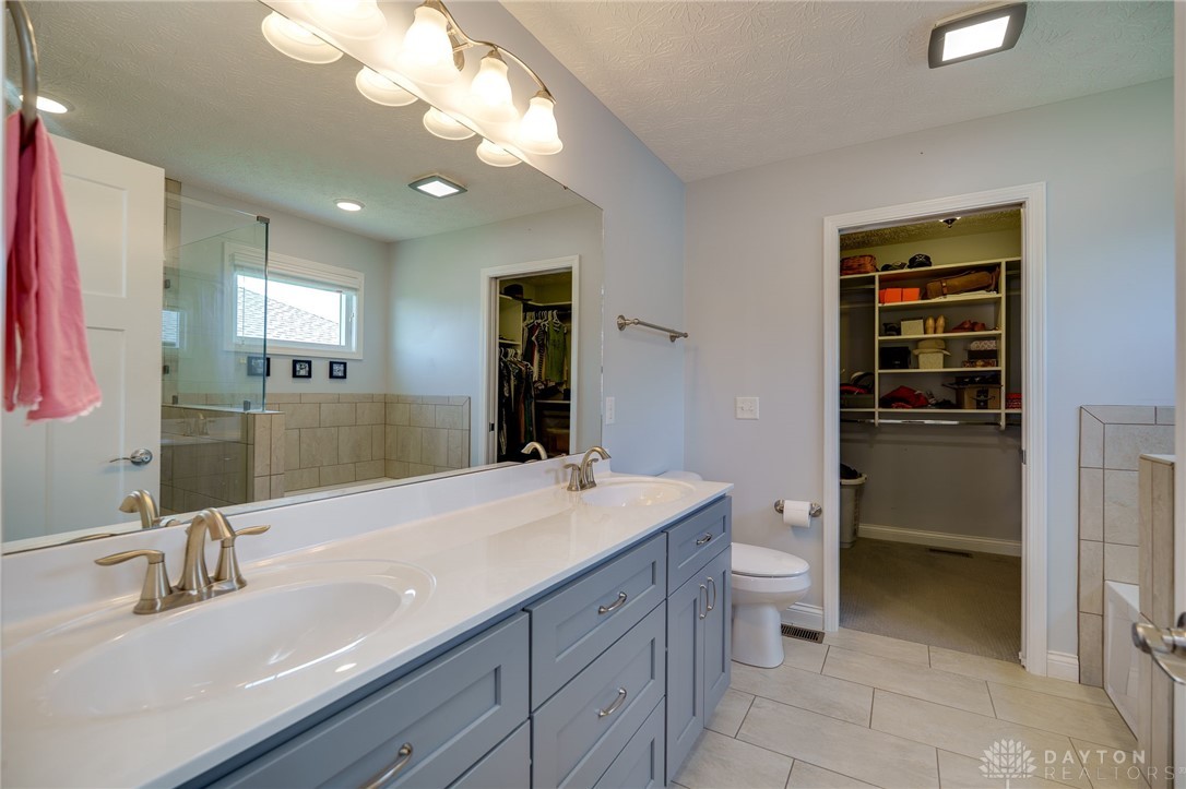 2755 Douglas Drive, Troy, Ohio image 24