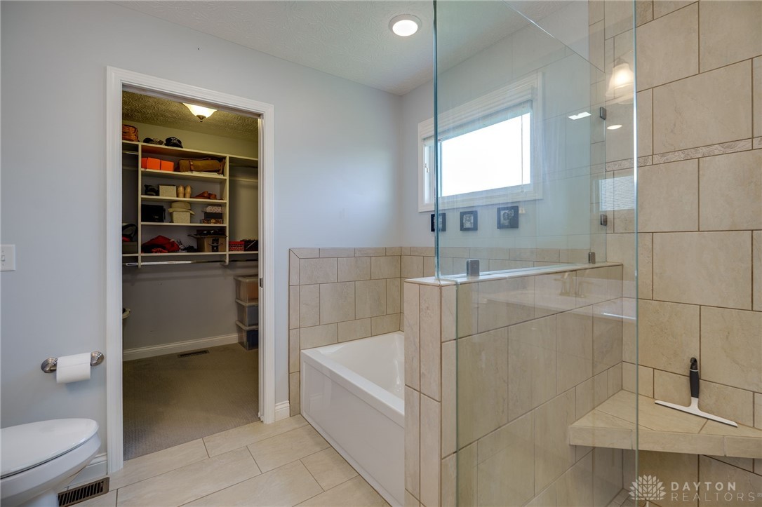 2755 Douglas Drive, Troy, Ohio image 25
