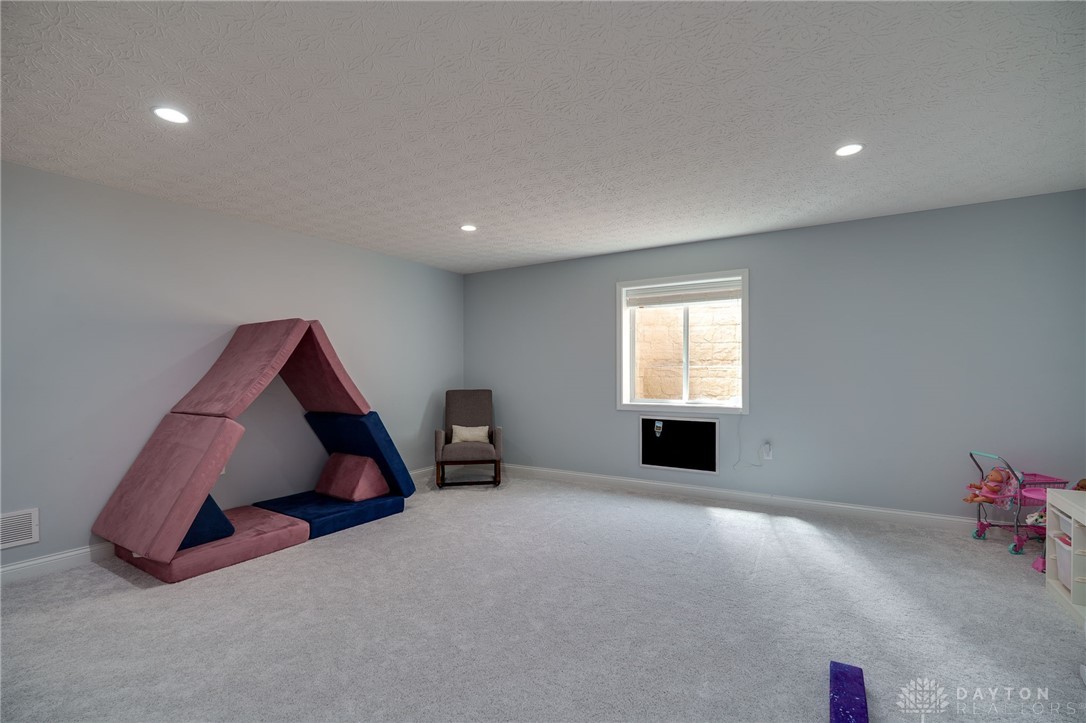 2755 Douglas Drive, Troy, Ohio image 30