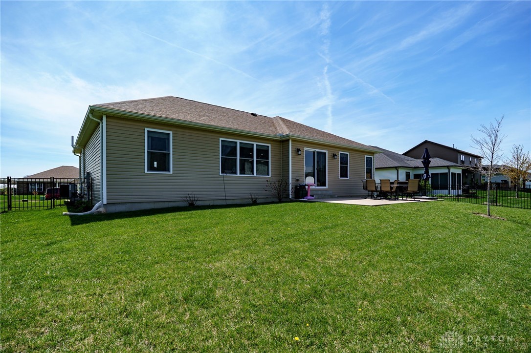 2755 Douglas Drive, Troy, Ohio image 34