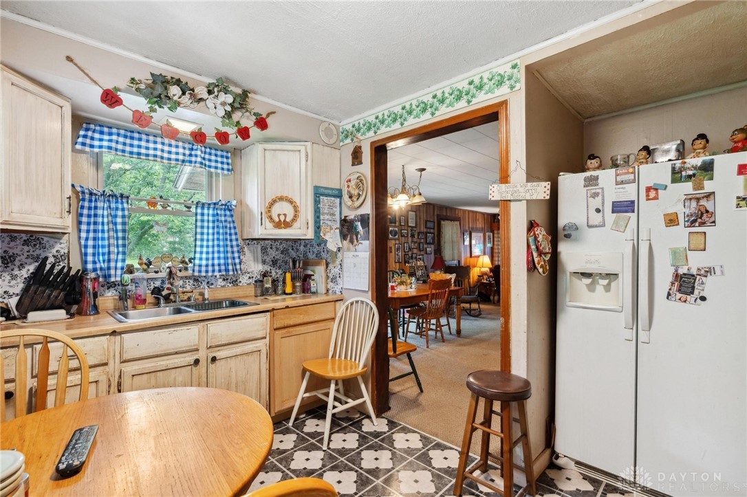 3901 Roslyn Avenue, Kettering, Ohio image 12