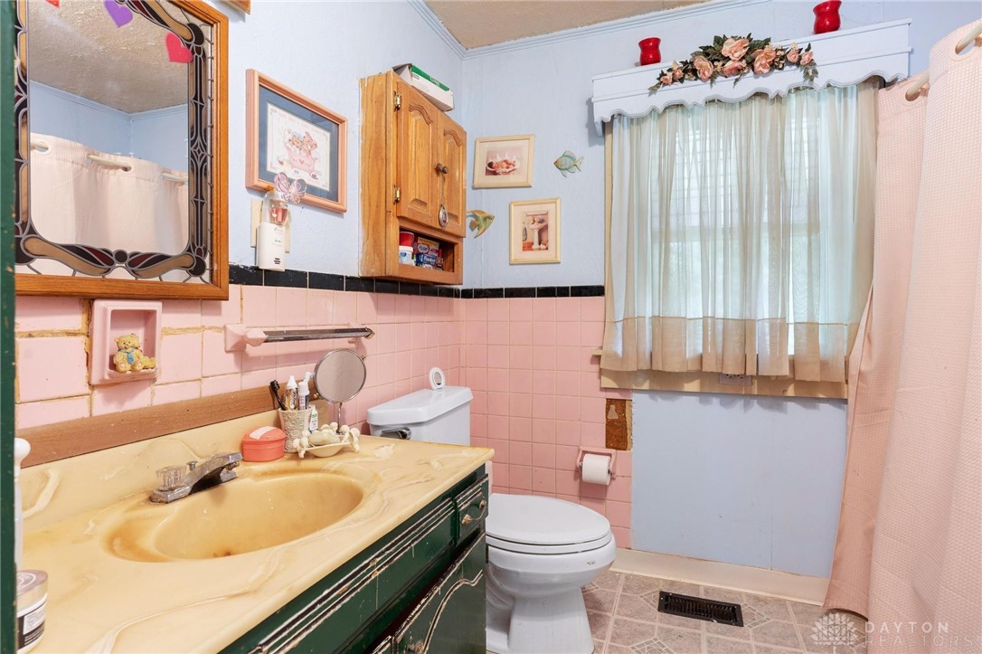 3901 Roslyn Avenue, Kettering, Ohio image 17