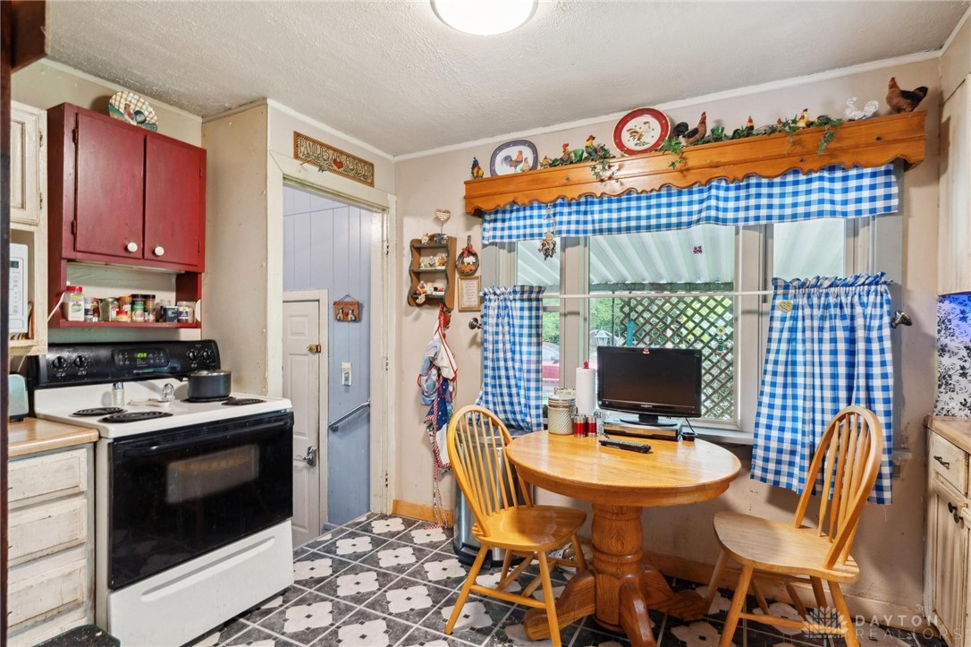 3901 Roslyn Avenue, Kettering, Ohio image 13