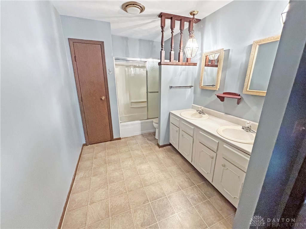 5400 Tamarack Trail, Greenville, Ohio image 15