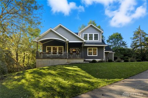 Photo of 917 Kerns Drive, Lebanon, OH 45036 (MLS # 945527)