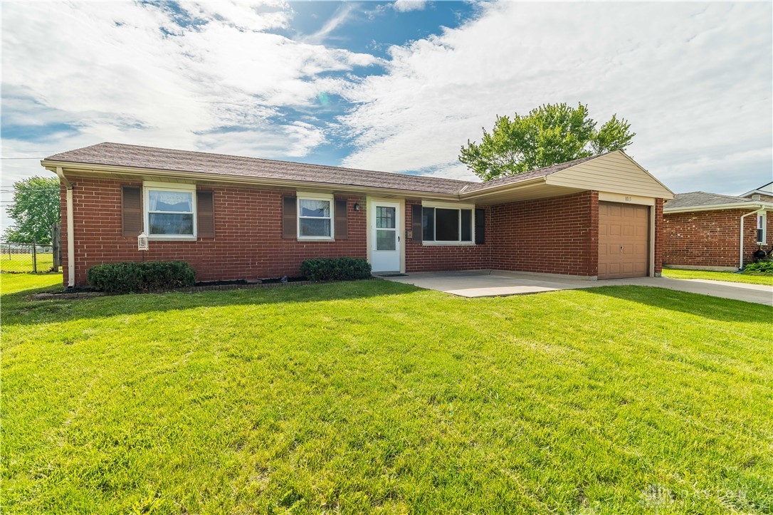 1015 Plymouth Avenue, Piqua, Ohio image 2
