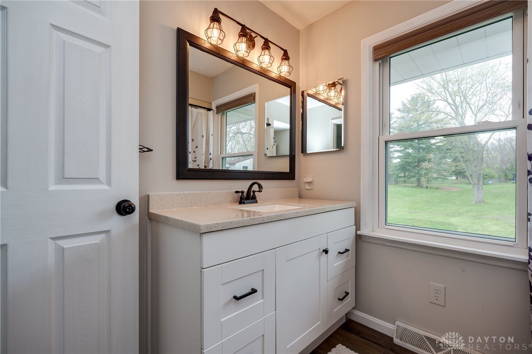 6670 Loveland Miamiville Road, Loveland, Ohio image 28