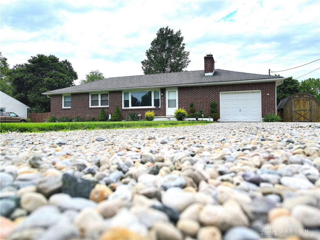 8164 Dayton Springfield Road, Fairborn, Ohio image 2