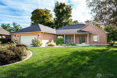 Photo of 827 Shaney Lane, Brookville, OH 45309 (MLS # 946018)