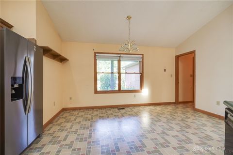 Tiny photo for 827 Shaney Lane, Brookville, OH 45309 (MLS # 946018)
