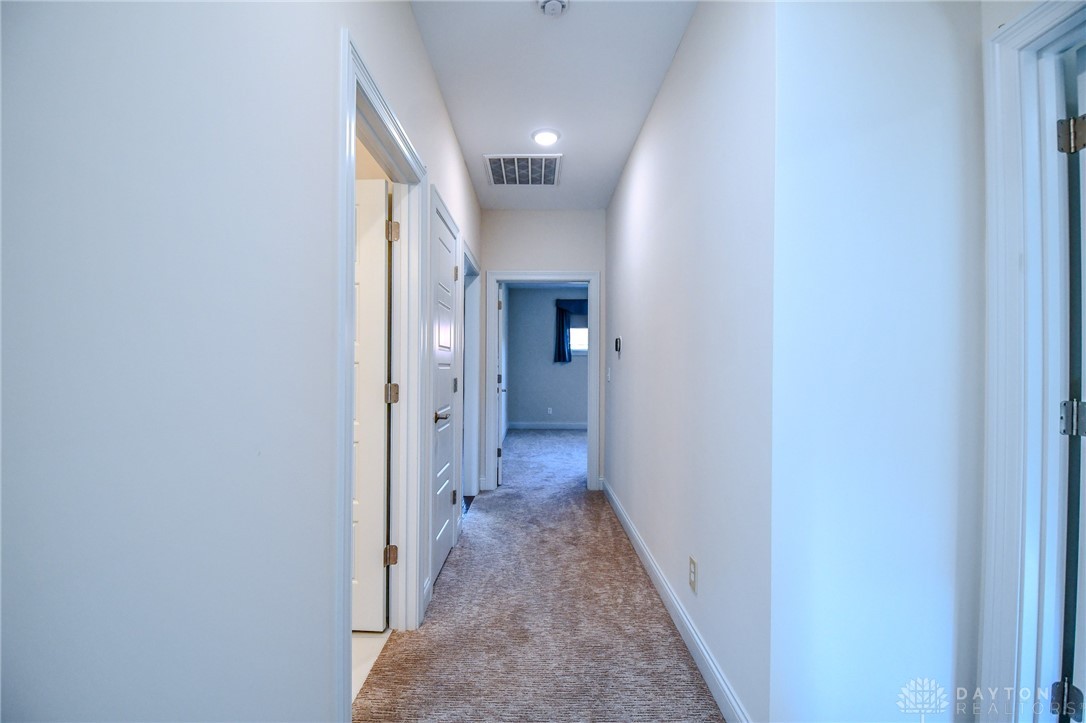 2725 Terraceview Circle, Beavercreek, Ohio image 24