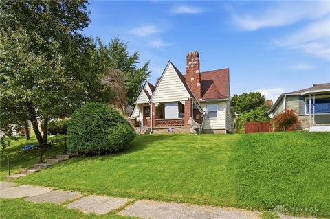 Photo of 121 Basswood Avenue, Dayton, OH 45405 (MLS # 967711)