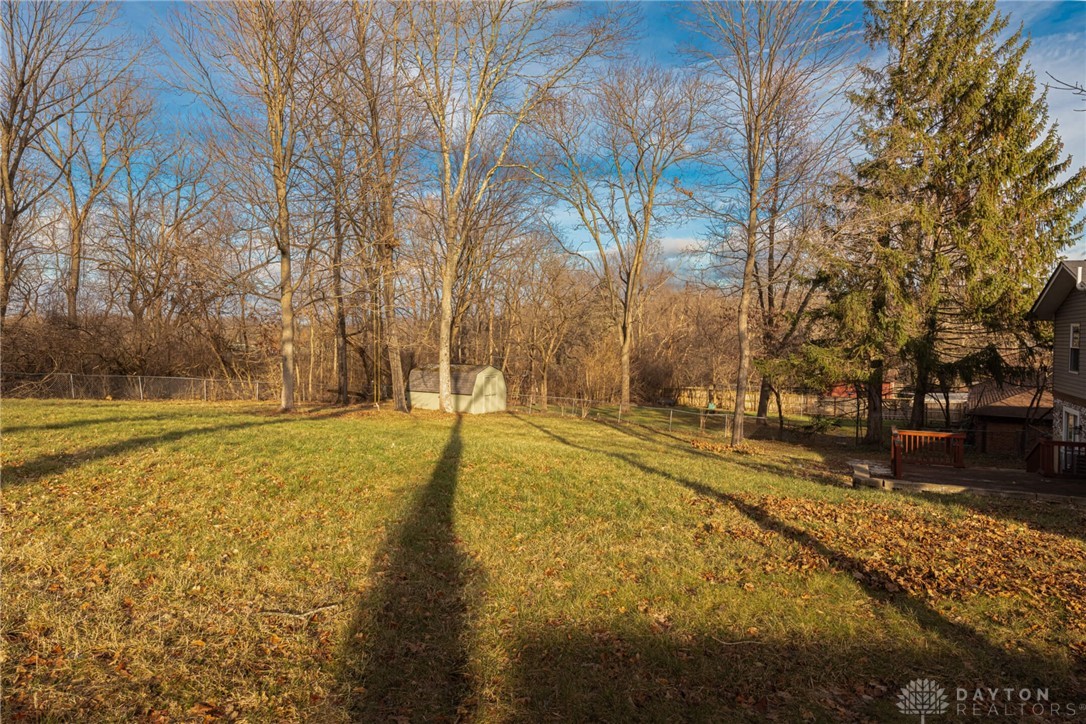 3869 Frostwood Drive, Beavercreek, Ohio image 35