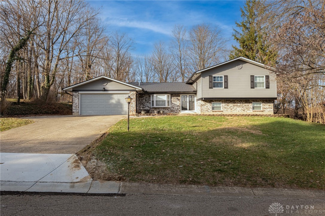 3869 Frostwood Drive, Beavercreek, Ohio image 37