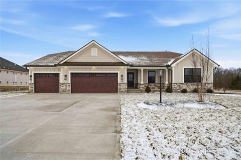 Photo of 25 Copperhead Trail, Springboro, OH 45066 (MLS # 946985)
