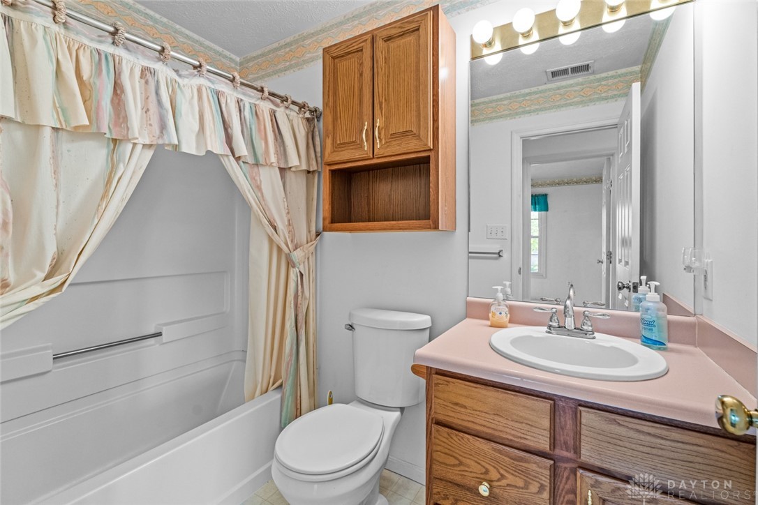1754 Brandonhall Drive, Miamisburg, Ohio image 22