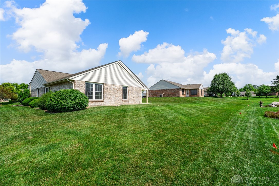 1754 Brandonhall Drive, Miamisburg, Ohio image 24