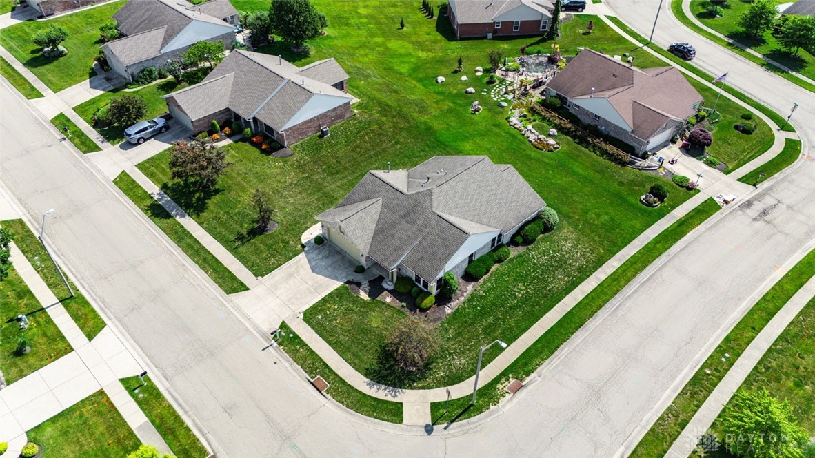 1754 Brandonhall Drive, Miamisburg, Ohio image 32
