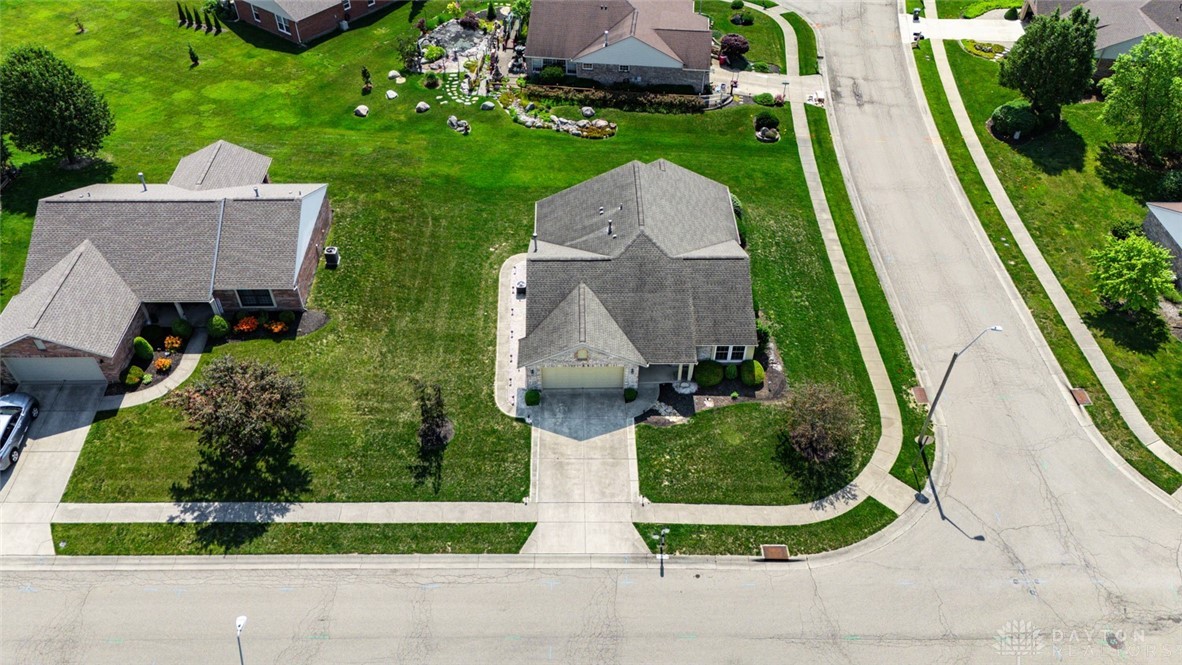 1754 Brandonhall Drive, Miamisburg, Ohio image 33