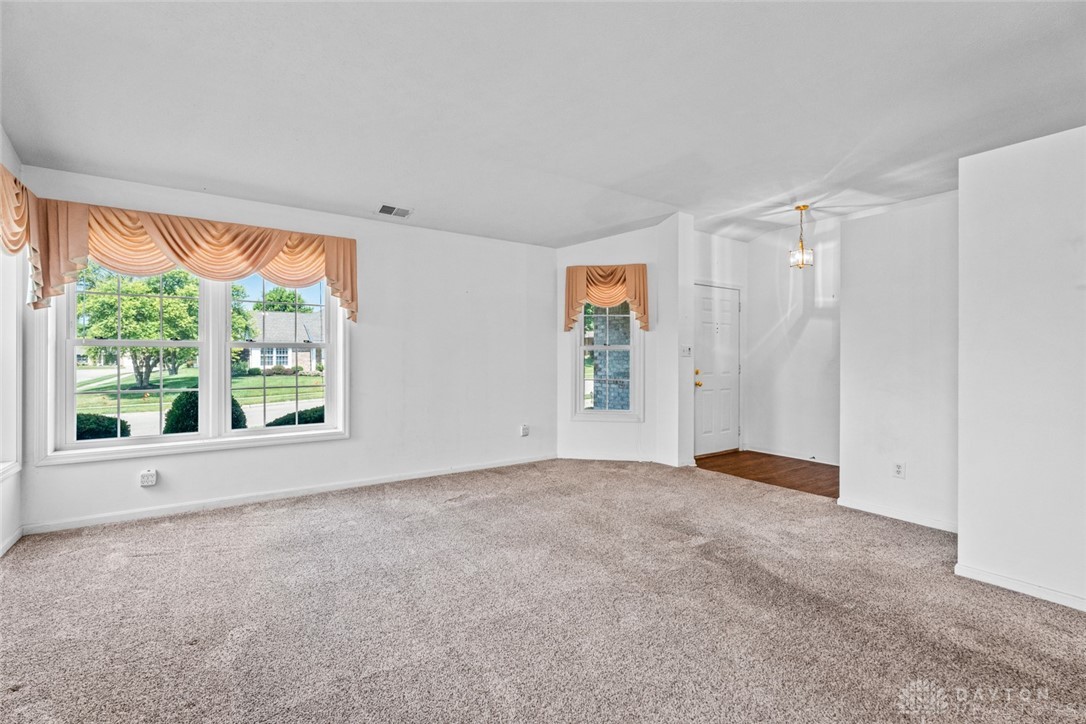 1754 Brandonhall Drive, Miamisburg, Ohio image 6