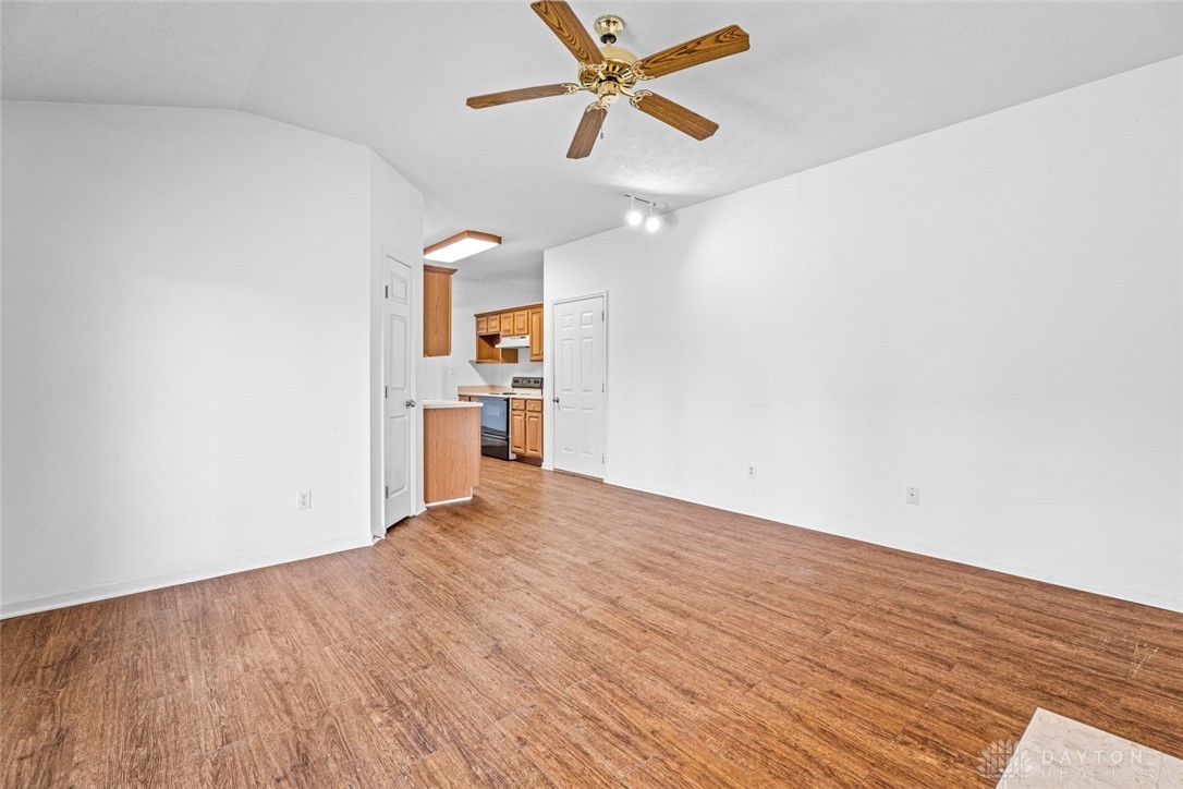 1754 Brandonhall Drive, Miamisburg, Ohio image 12