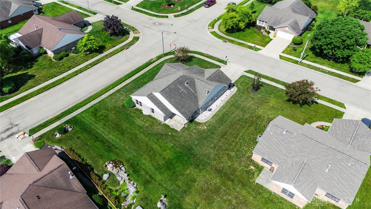 1754 Brandonhall Drive, Miamisburg, Ohio image 30