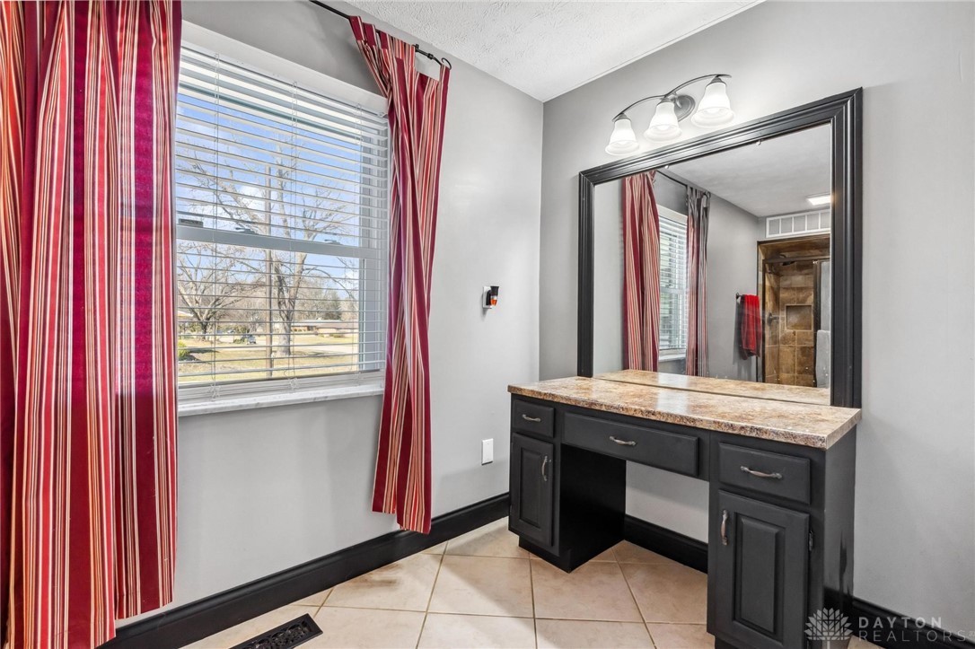 3051 Maginn Drive, Beavercreek, Ohio image 38