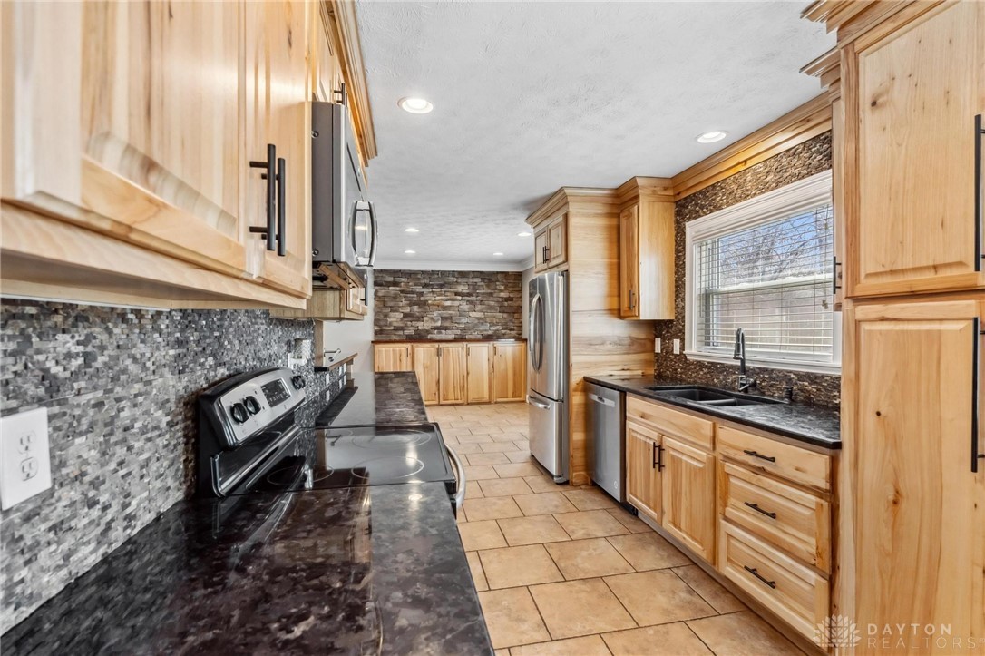 3051 Maginn Drive, Beavercreek, Ohio image 23