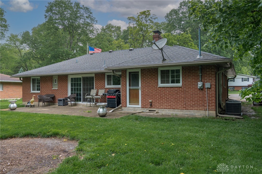 2721 Bahns Drive, Beavercreek, Ohio image 18