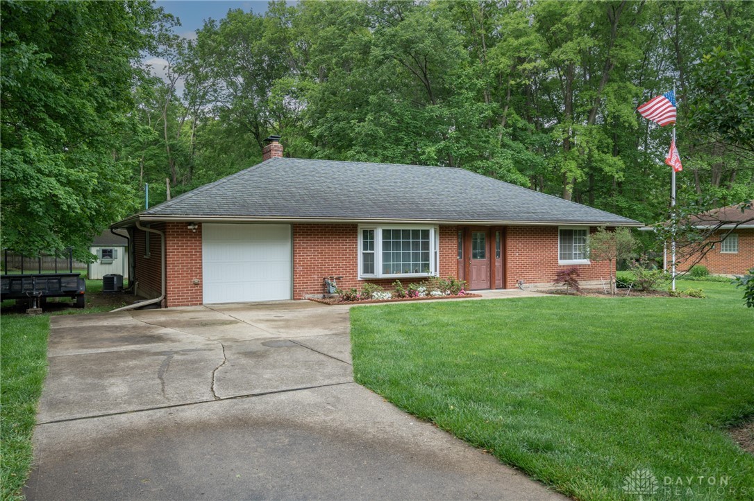 2721 Bahns Drive, Beavercreek, Ohio image 3