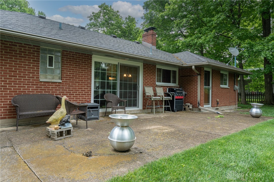 2721 Bahns Drive, Beavercreek, Ohio image 25