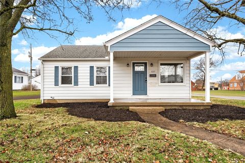Photo of 827 Mitman Drive, Fairborn, OH 45324 (MLS # 953603)