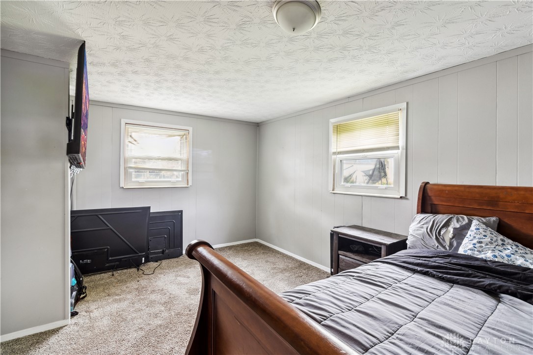 705 Flintridge Drive, Fairborn, Ohio image 13