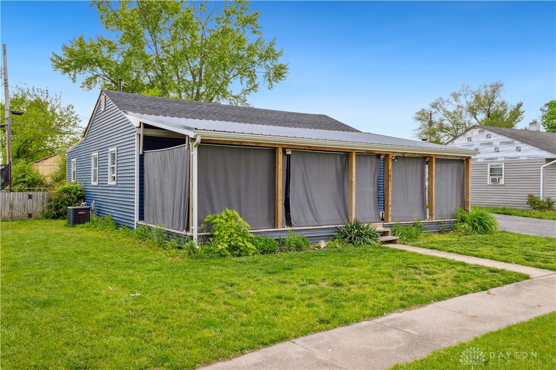 705 Flintridge Drive, Fairborn, Ohio image 3