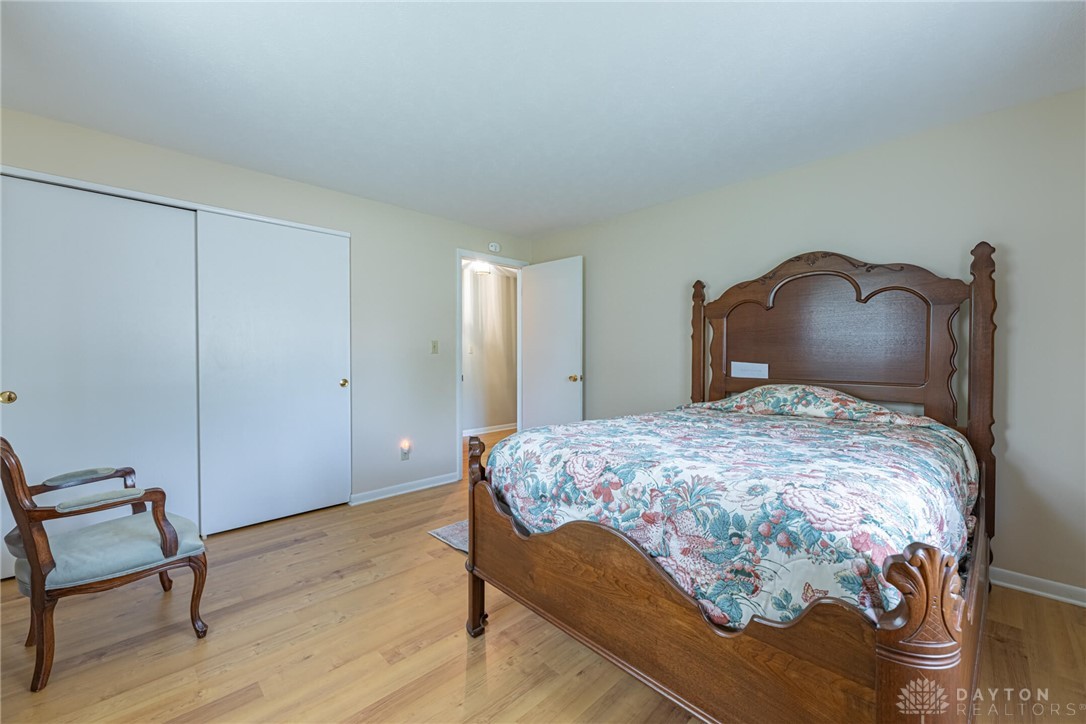5374 Oak Bend Circle, Kettering, Ohio image 23