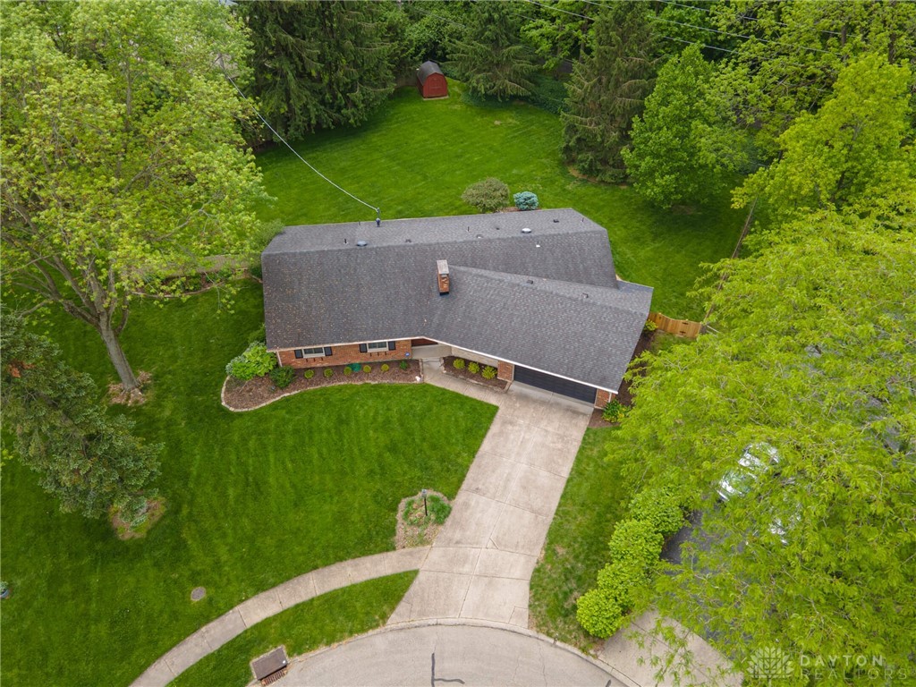 5374 Oak Bend Circle, Kettering, Ohio image 2