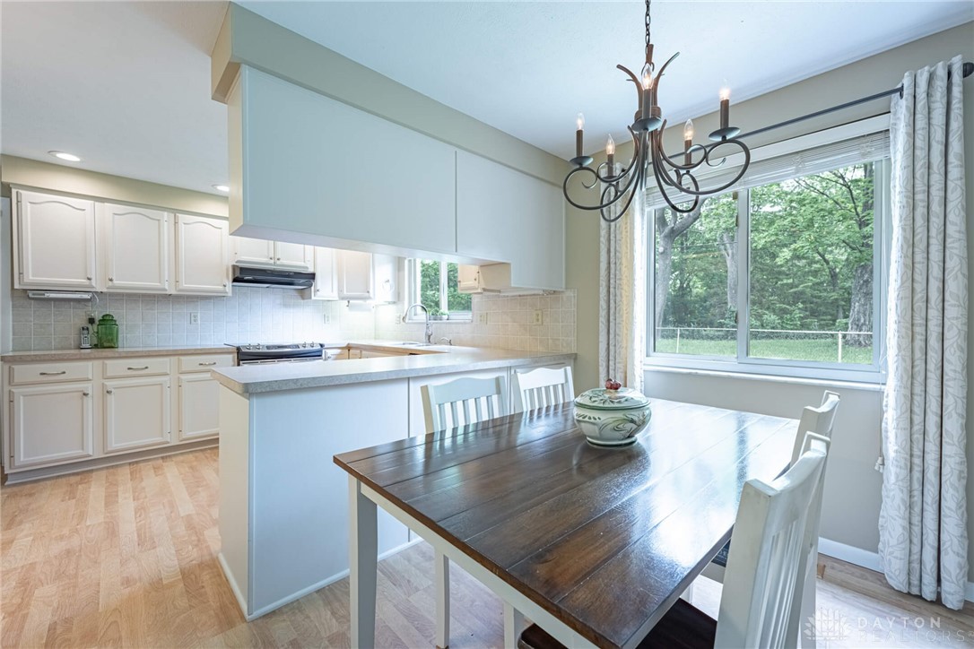 5374 Oak Bend Circle, Kettering, Ohio image 15