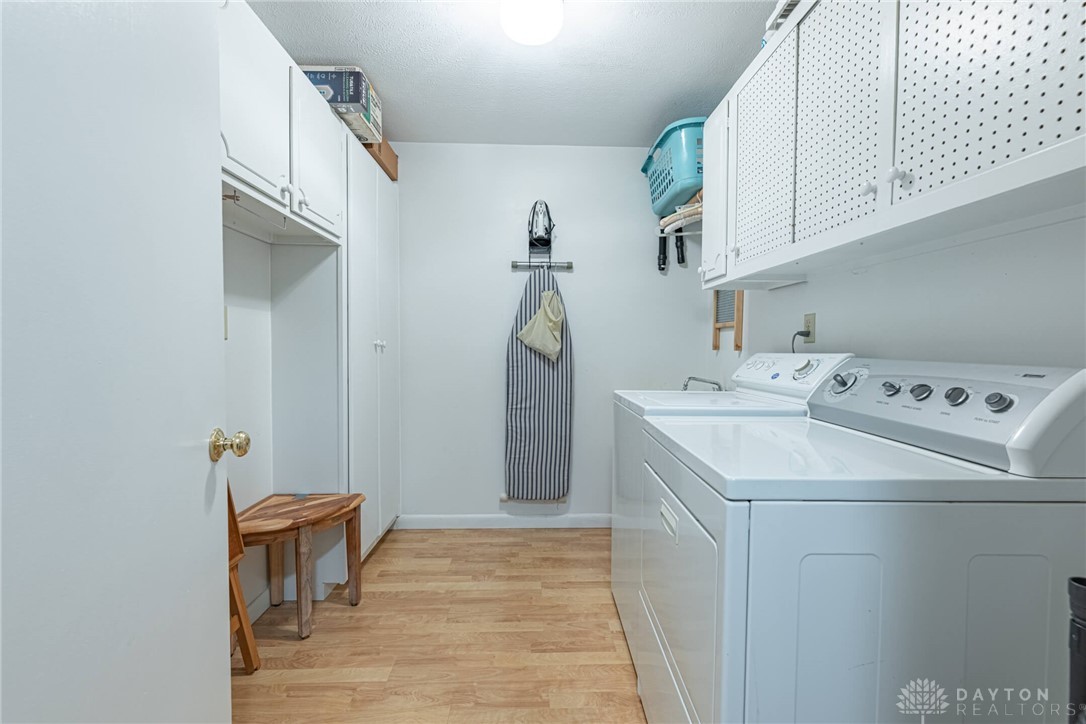 5374 Oak Bend Circle, Kettering, Ohio image 17