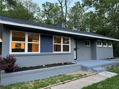 Photo of 3406 Barbee Drive, Dayton, OH 45406 (MLS # 957595)