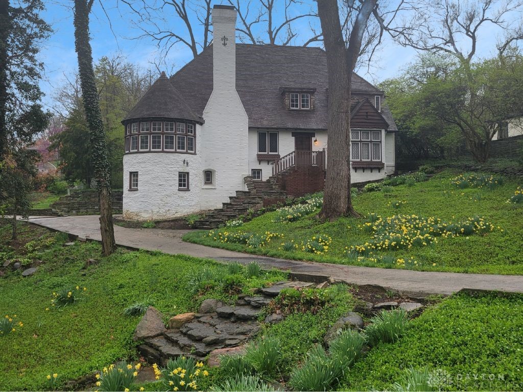 1515 Woodstock Drive, Oakwood, Ohio image 2