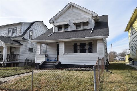Photo of 105 Anna Street, Dayton, OH 45417 (MLS # 951183)