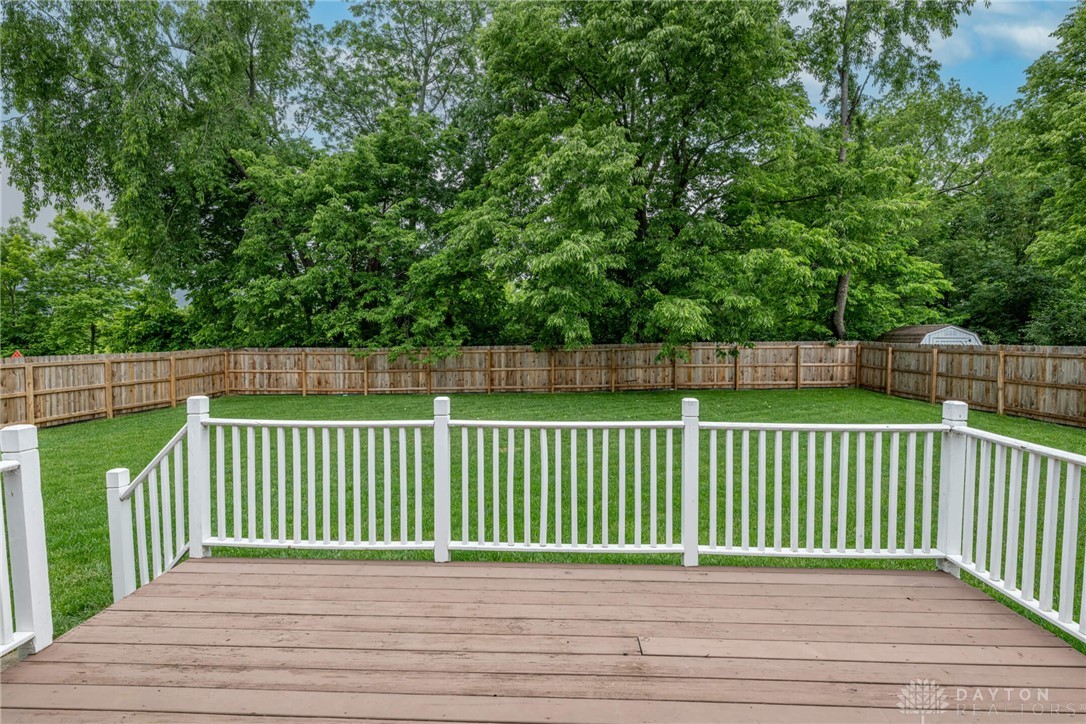 2465 Dewpoint Circle, Fairborn, Ohio image 40
