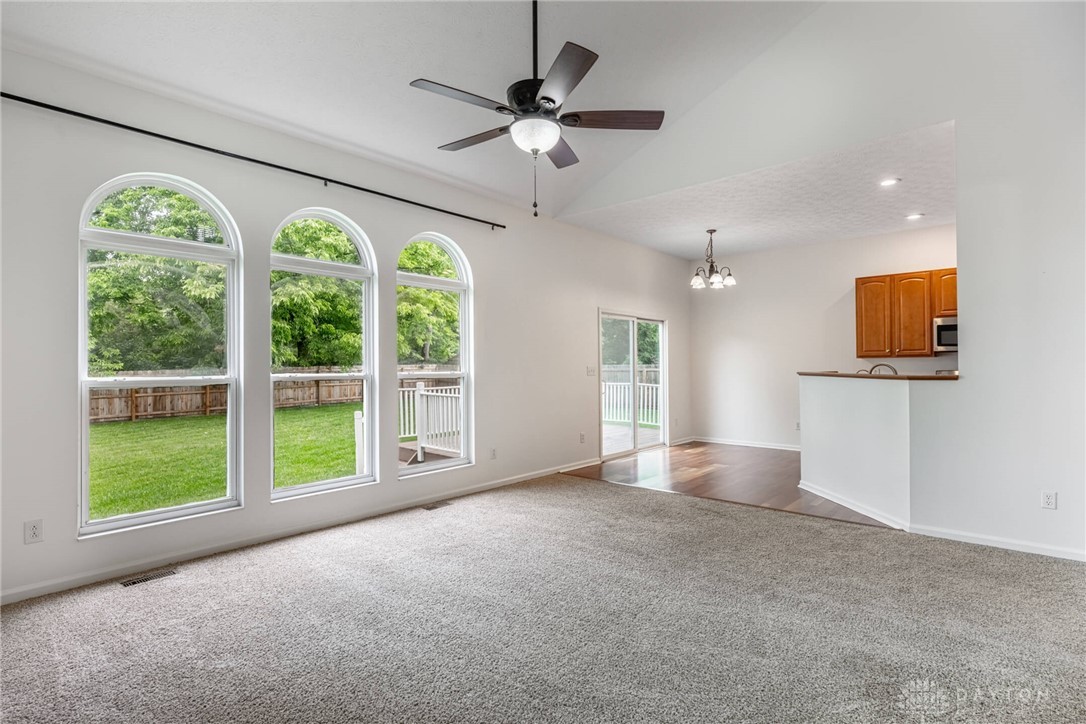 2465 Dewpoint Circle, Fairborn, Ohio image 10