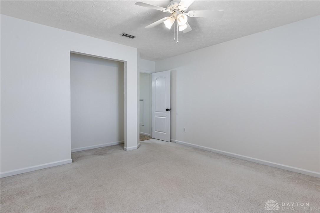 2465 Dewpoint Circle, Fairborn, Ohio image 31